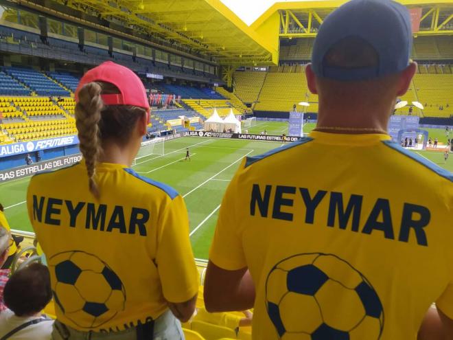 La familia de Neymar Guedes apoya al futbolista de Las Palmas en La Cerámica