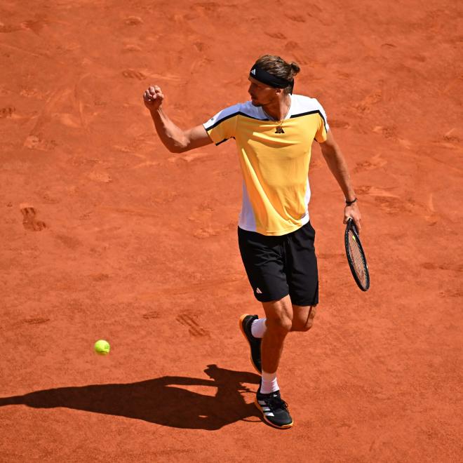 Zverev, celebrando un punto (X: @rolandgarros)