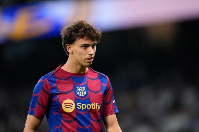 Joao Félix durante un calentamiento con el Barça (Foto: Europa Press)