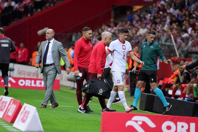 Robert Lewandowski se lesiona antes de la Eurocopa con Polonia (Foto: EFE).