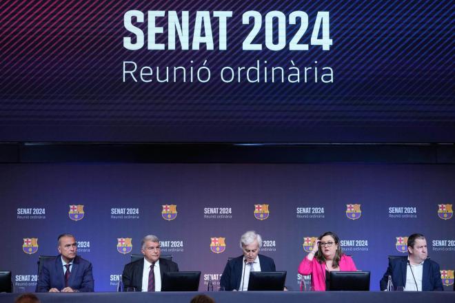 Joan Laporta y parte de su directiva (Foto: EFE).