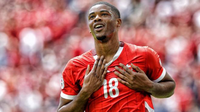 Duah celebrando el primer gol de Suiza en la Eurocopa (Cordon Press)