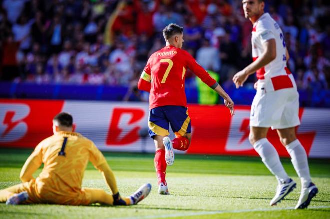 Álvaro Morata celebrando su primer gol ante Croacia (@seleccionespañola)