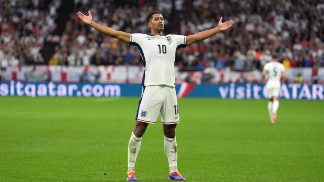 Jude Bellingham celebra el gol de Inglaterra ante Serbia (foto: Cordon Press).