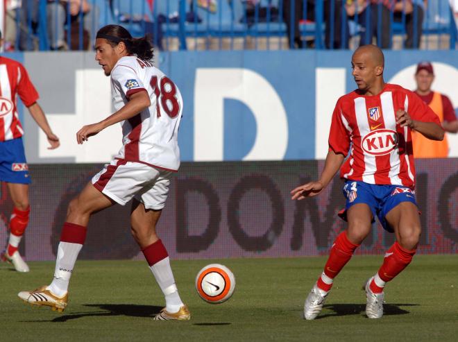 Peter Luccin, ante Arango en un Atlético de Madrid-Mallorca (Foto: Cordon Press).