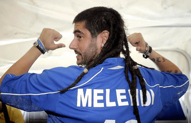 Melendi con la camiseta del Real Oviedo en 2006 (Foto: ROV).