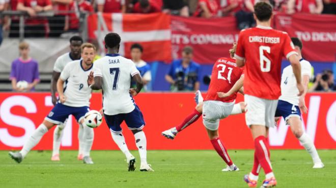 Imagen del gol de Dinamarca ante Inglaterra (Foto: Cordon Press)