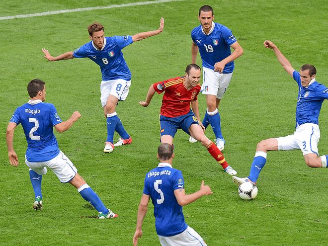 Andrés Iniesta en la Eurocopa 2012 contra Italia (Foto: redes sociales)