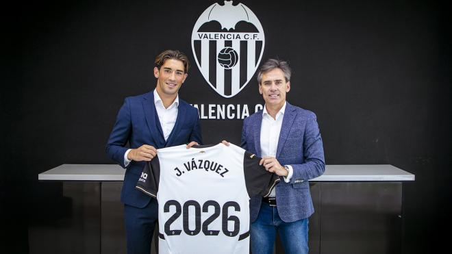 Jesús Vázquez renueva con el Valencia CF hasta 2026 (Foto: VCF).
