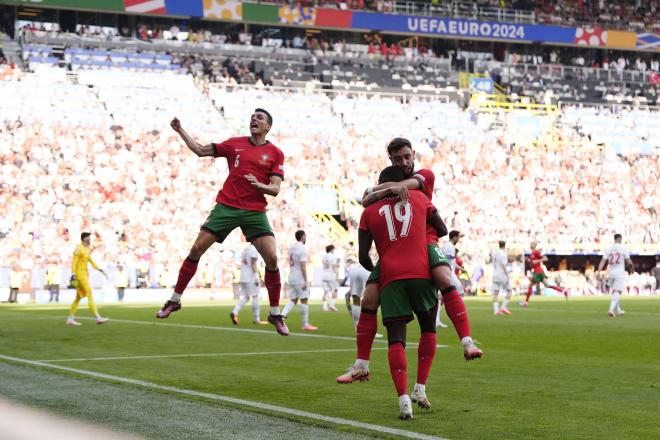 Bernardo Silva celebra su tanto con Portugal (Foto: Cordon Press)