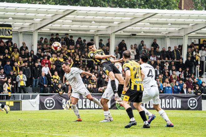 Pese al estético remate de Zorrilla, el Portugalete Club perdió el ascenso ante el Yaiza canario en los penaltis lanzados en La Florida.