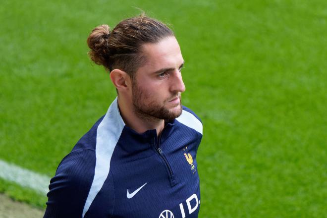 Rabiot, en un calentamiento con la selección francesa (FOTO: Cordón Press).