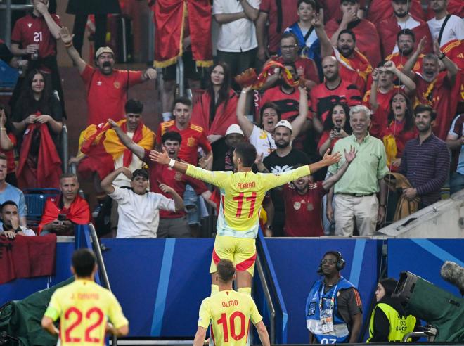 Ferran Torres celebra un gol en el España-Albania de la Eurocopa (Foto: Cordon Press).