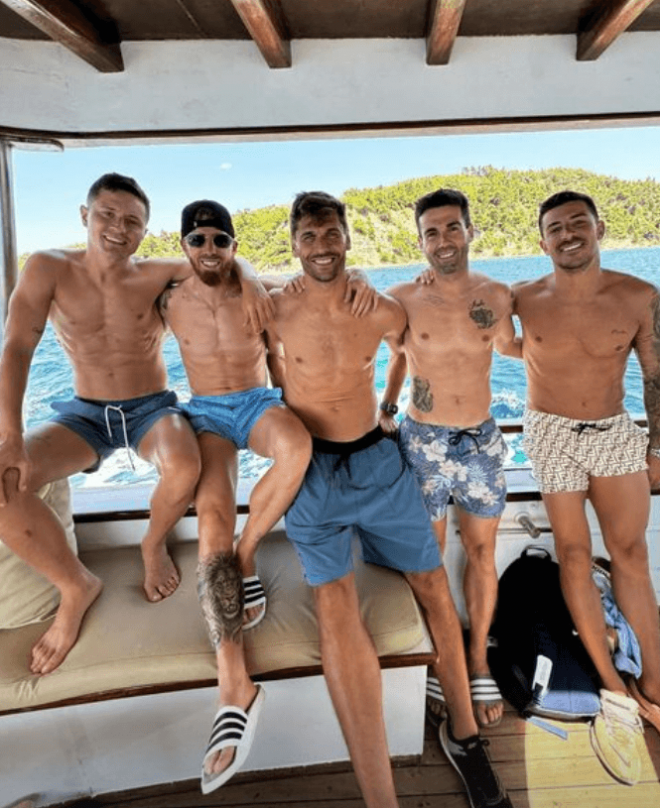 Jugadores y ex del Athletic, de vacaciones en un barco en Grecia (Foto: Instagram).
