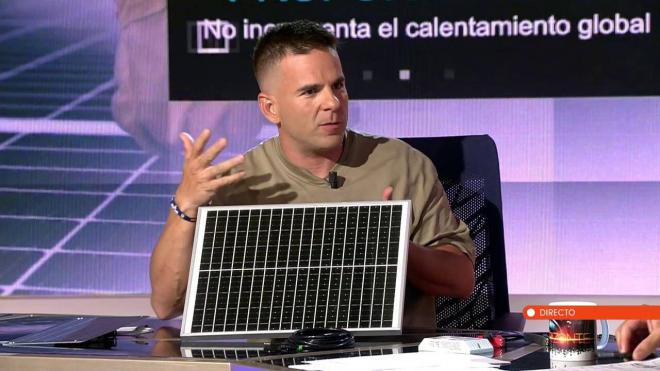 Ángel Gaitán defiende el uso de las placas solares en hogares.