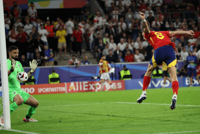 El gol de Fabián Ruíz a Giorgi Mamardashvili (Foto: UEFA).