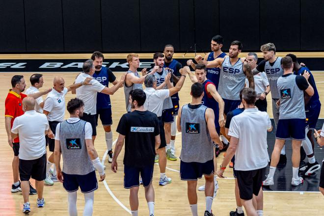 La Selección Española de baloncesto, en un entrenamiento (Foto: FEB).