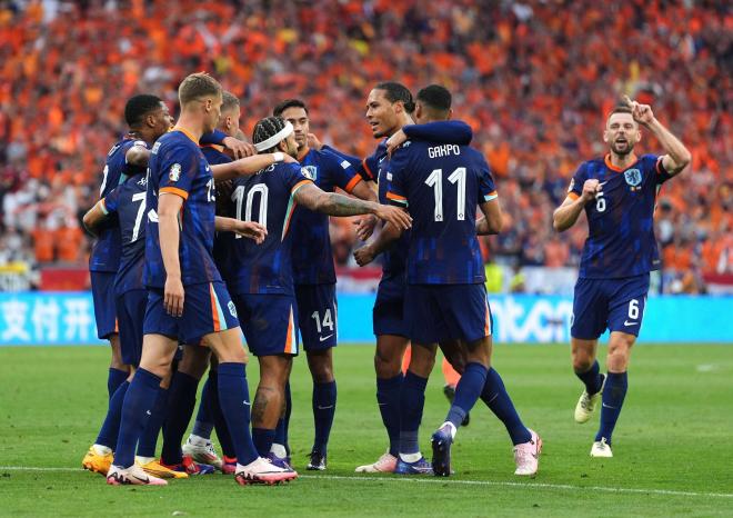 La Selección Holandesa celebrando su gol ante Rumanía (Cordon Press)