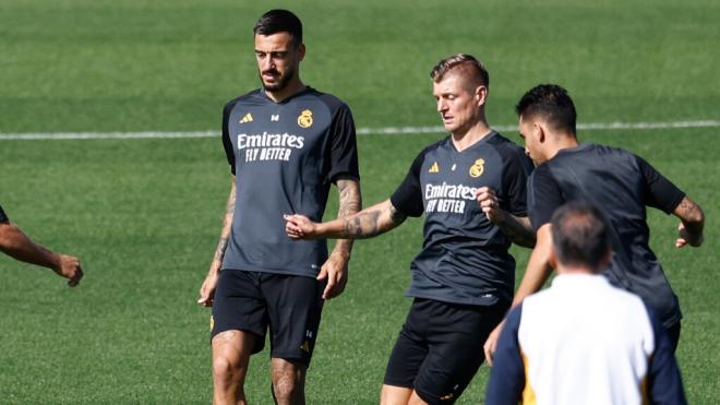 Joselu y Kroos en un entrenamiento con el Madrid (Cordon Press)