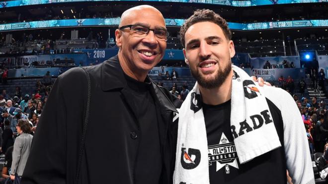 Mychal y Klay Thompson, posando juntos (RR.SS)