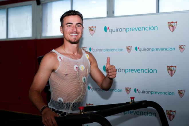 Pedrosa, pasando reconocimiento médico (Foto: SFC).