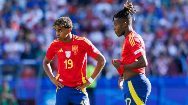 Lamine Yamal y Nico Williams, en un partido con la Selección Española (Cordon Press)