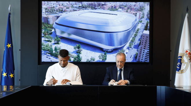 Edy Tavares y Florentino Pérez en el acto de renovación (Foto: Real Madrid)