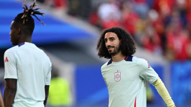 Marc Cucurella y Nico Williams antes de un partido de la Selección Española