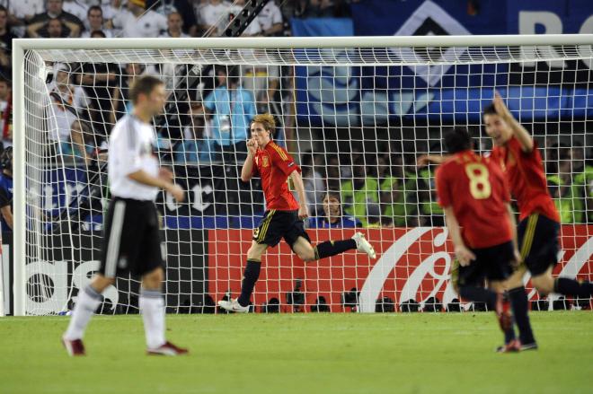 Fernando Torres celebra el gol a Alemania en 2008 (Foto: Cordon Press)