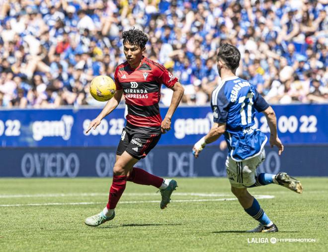 Jonathan Gómez, lateral que interesa al Real Oviedo (Foto: LALIGA).