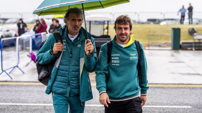 Fernando Alonso, en el GP de Silverstone (Foto: Cordon Press).