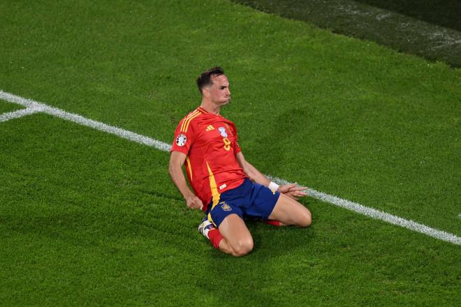 Fabián Ruiz celebrando su gol a Georgia (Cordon Press)