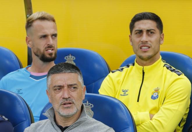 Aarón Escandell y Álvaro Lemos, tras García Pimienta en Las Palmas (Foto: LALIGA).