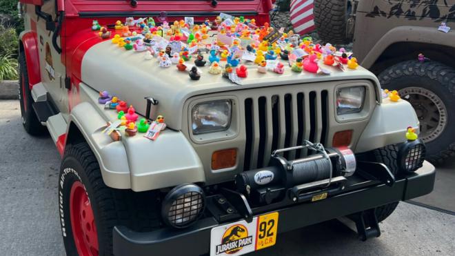 El 'Jeep Ducking' y cómo los patitos de goma aparecen en los coches