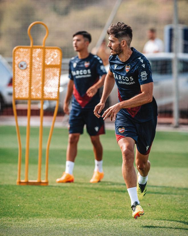 Unai Elgezabal, durante el primer entrenamiento en la Ciudad Deportiva (Foto: LUD).