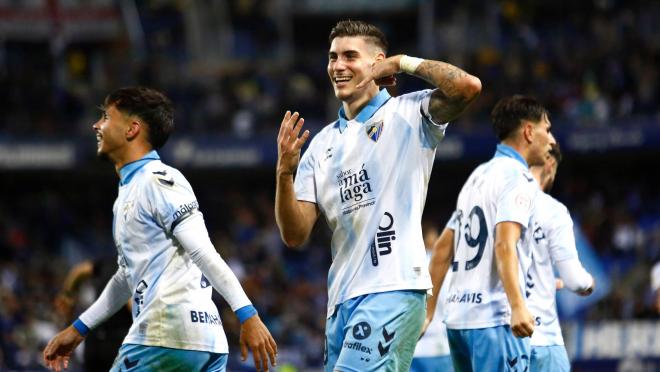 Roberto celebra un gol en La Rosaleda. (MCF)