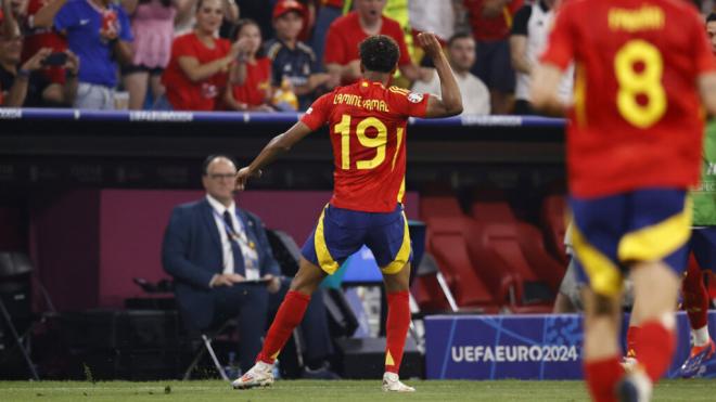 Lamine Yamal celebra su gol en el España-Francia (foto: Cordon Press).