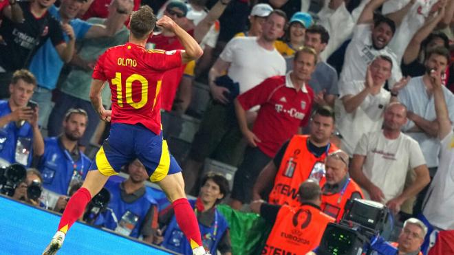 Dani Olmo celebra el segundo de España ante Francia en la Eurocopa 2024 (foto: Cordon Press).