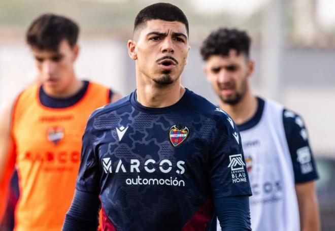 Pablo Cuñat había comenzado la pretemporada a las órdenes de Julián Calero (Foto: LUD).