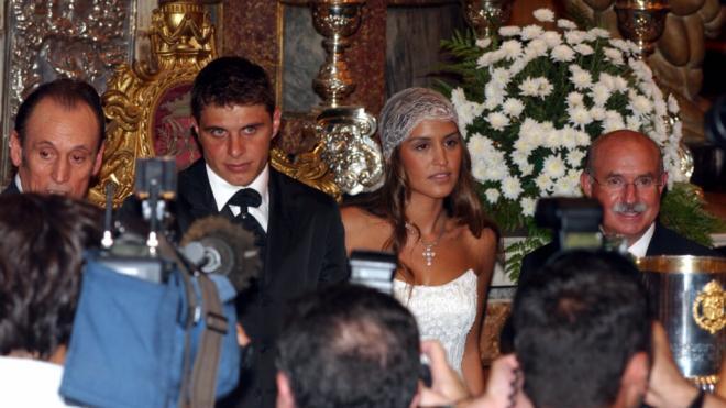 La boda de Joaquín y Susana, con Lopera y la Copa del Rey.