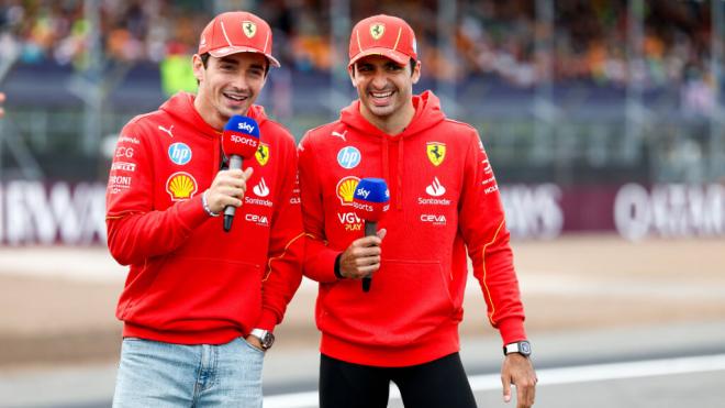 Charles Leclerc y Carlos Sainz, en el Gran Premio de Silverstone (Foto: Cordon Press).