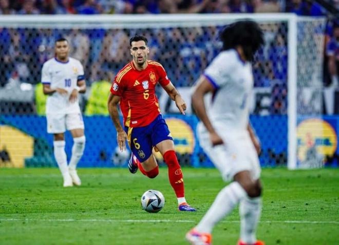 Mikel Merino en el partido de la Eurocopa ante Francia (Foto: Sefutbol).