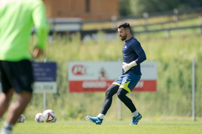 Guilherme, entrenando en Austria (Foto: RBB)