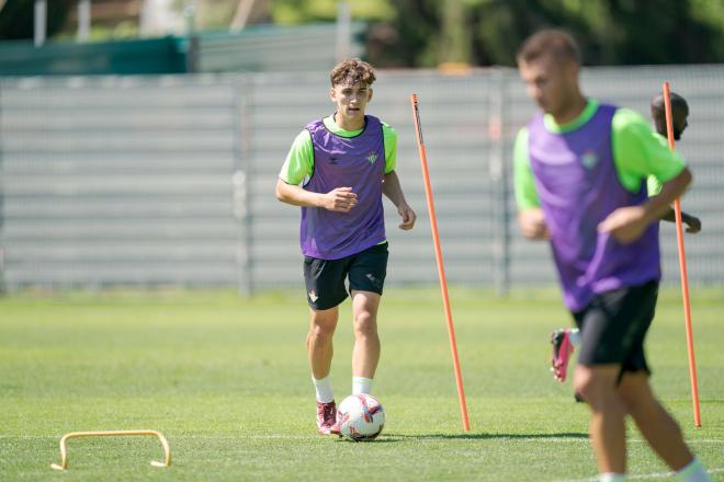 Mateo Flores, entrenando en Austria (Foto: RBB)