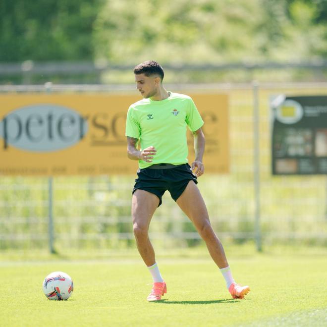 Marc Bartra, entrenando en Austria (Foto: Real Betis)