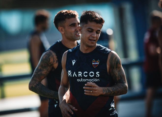 Roger Brugué y Rober Ibáñez, durante este arranque de la pretemporada a las órdenes de Calero (Foto: LUD).