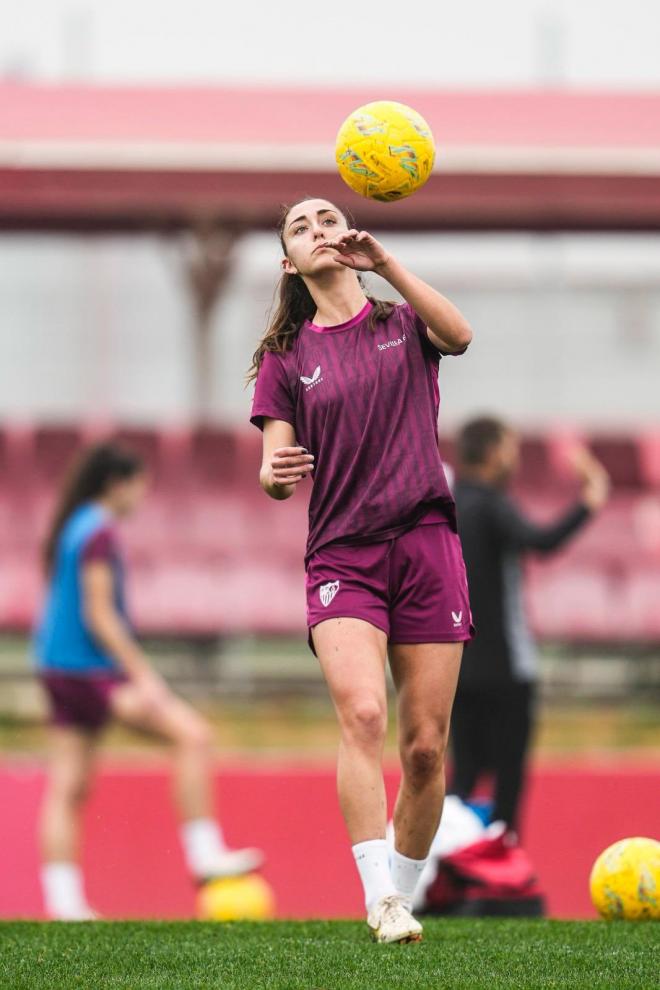 Ana Franco ha puesto fin a una travesía de siete temporadas con el escudo del Sevilla (Foto: @ana_frannco).