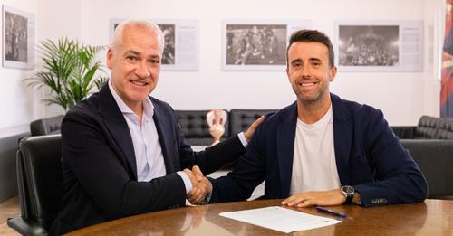 Pablo Sánchez, presidente del Levante, junto con Euge Ribera tras el acuerdo (Foto: LUD).