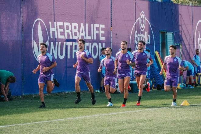 Primer entrenamiento de la plantilla 2024/2025 del Real Valladolid (Foto: Sara Cabezas).