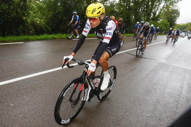 Juan Ayuso durante una etapa del Tour 2024 (Foto: Cordon Press).